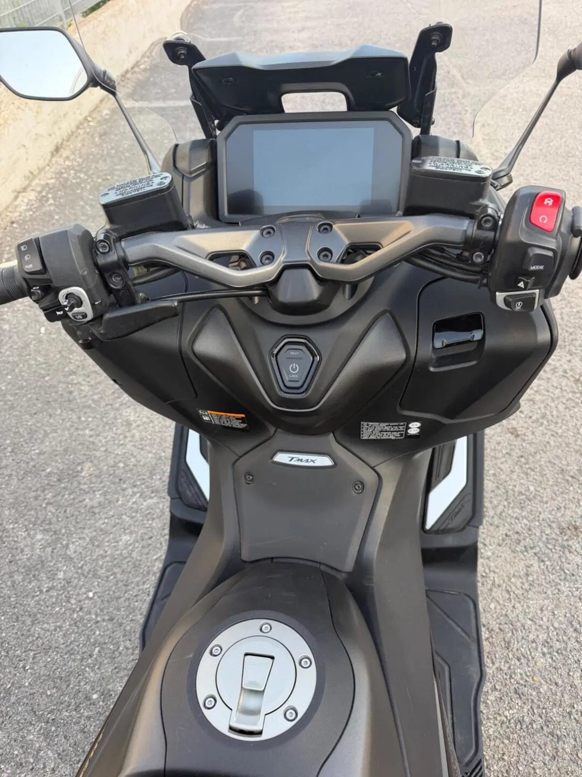 Yamaha T-Max 560 (2022 - 24) (7)