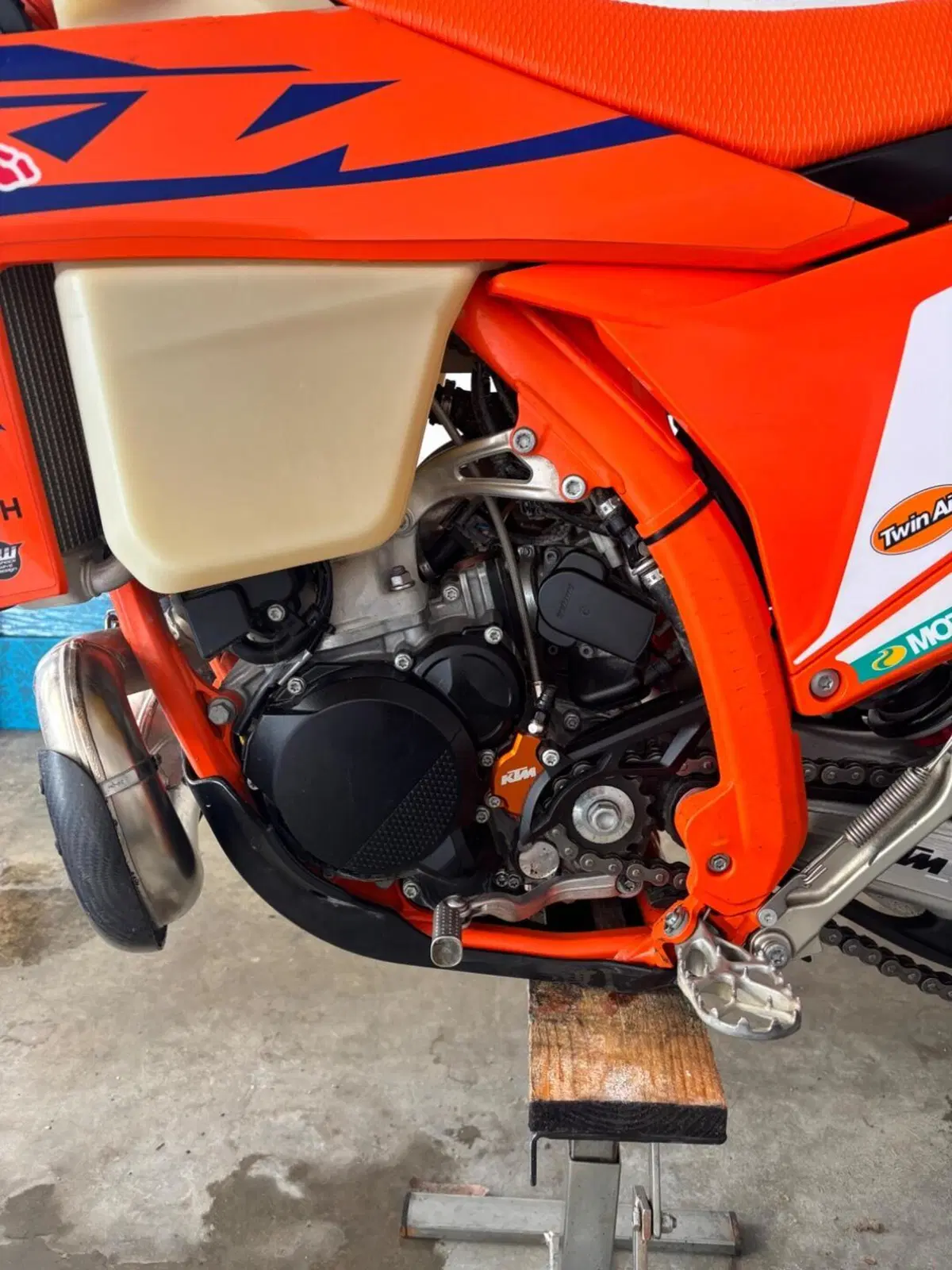KTM 300 EXC Champion Edition (2025) (6)