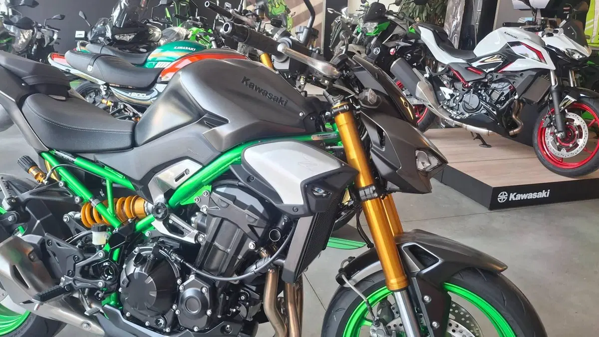 Kawasaki Z 900 SE (2025 - 26) (2)
