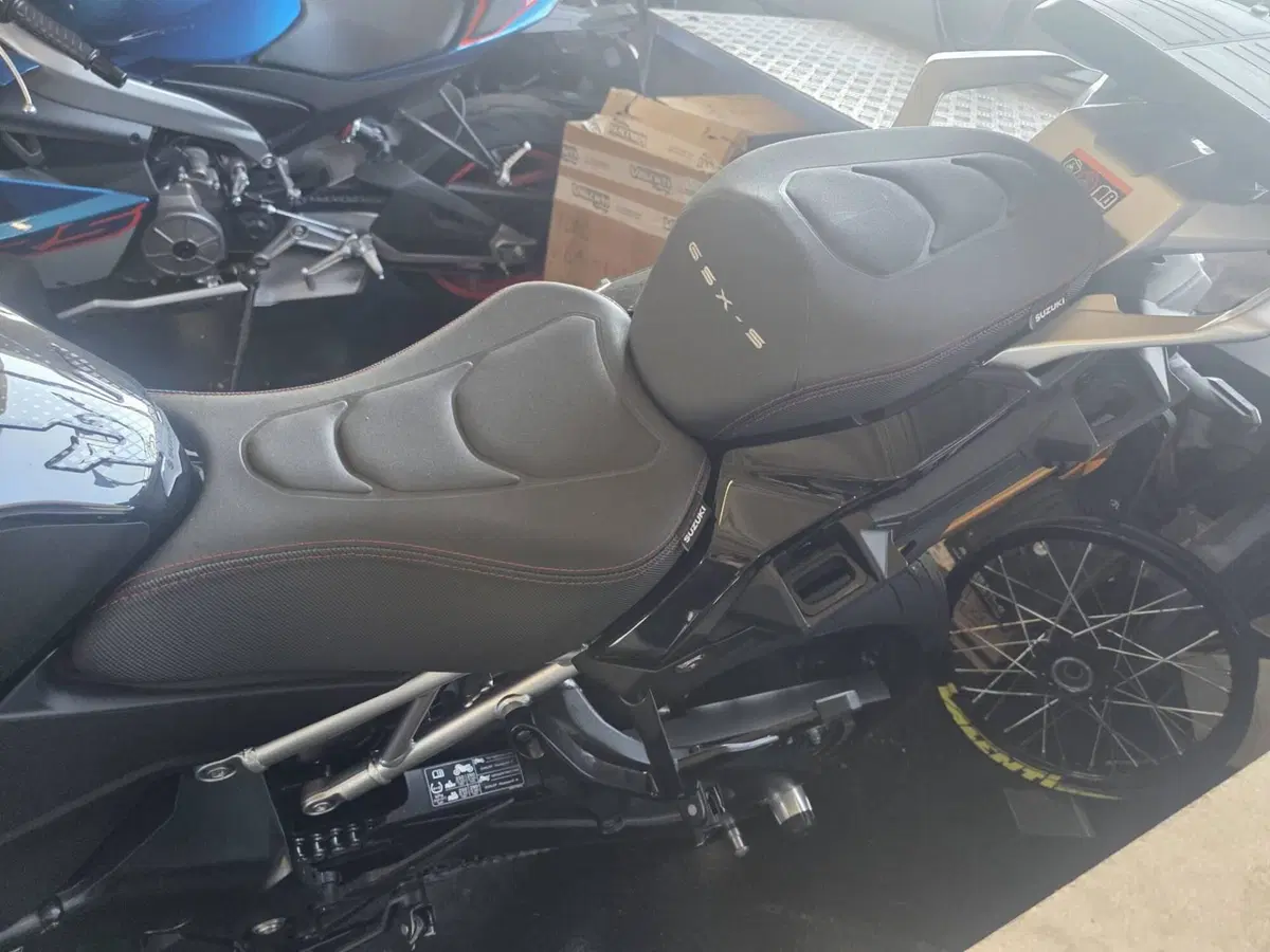 Suzuki GSX-S1000GX (2024 - 26) (9)