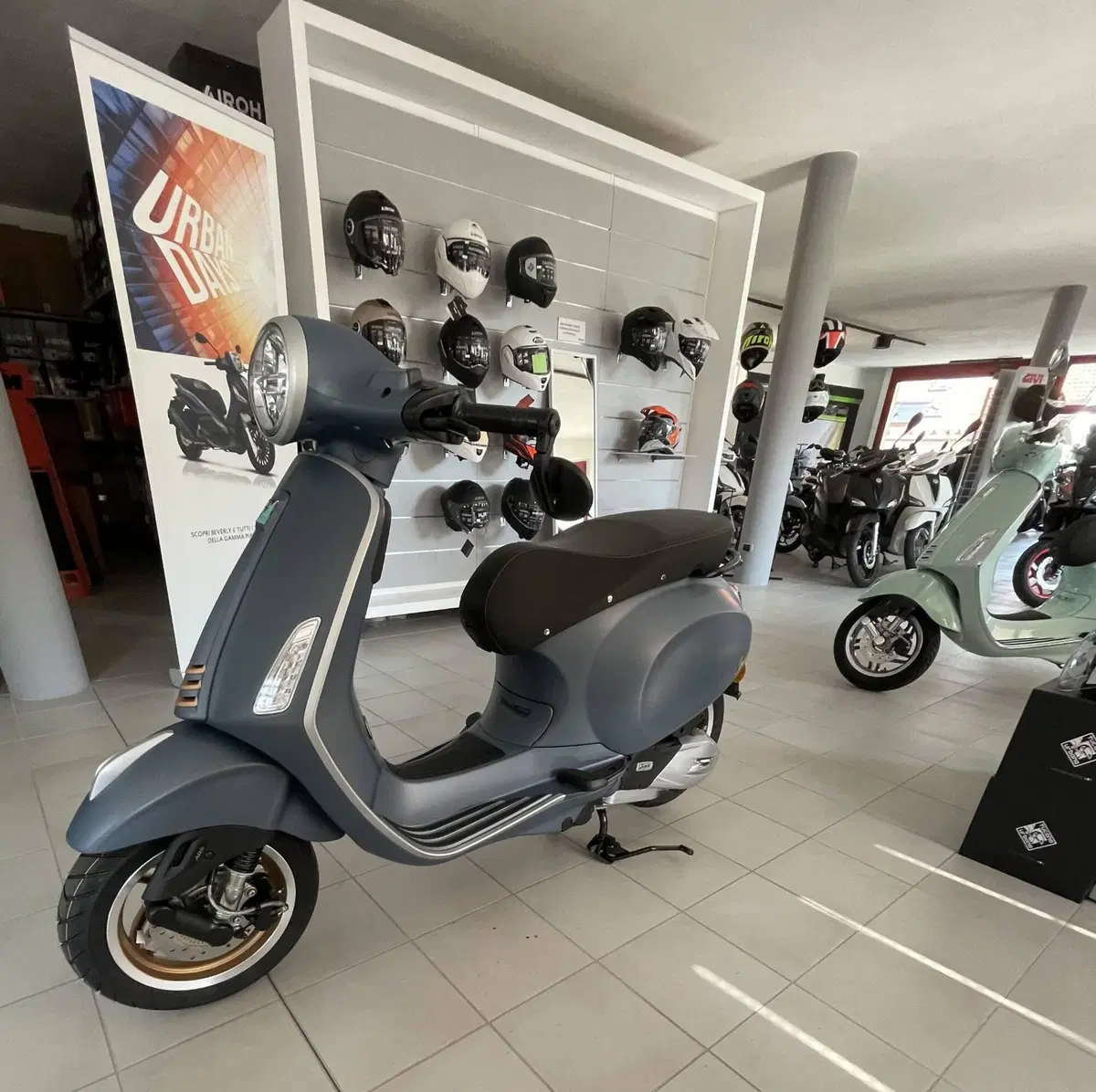 Vespa Primavera 125 Officina 8 (2026) (3)