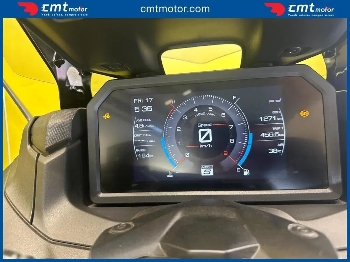 Yamaha T-Max 560 Tech Max (2022 - 24) (5)