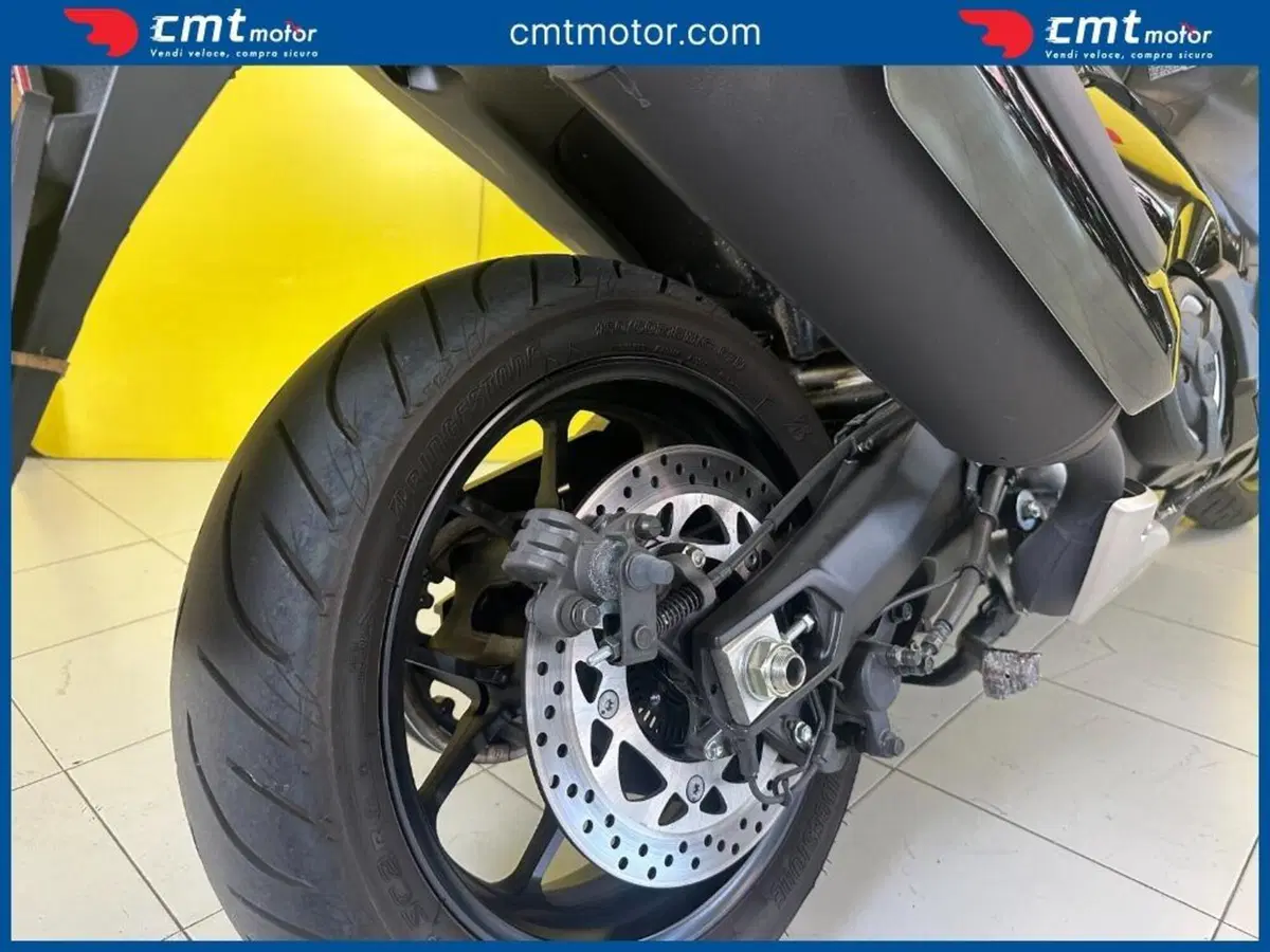 Yamaha T-Max 560 Tech Max (2022 - 24) (9)