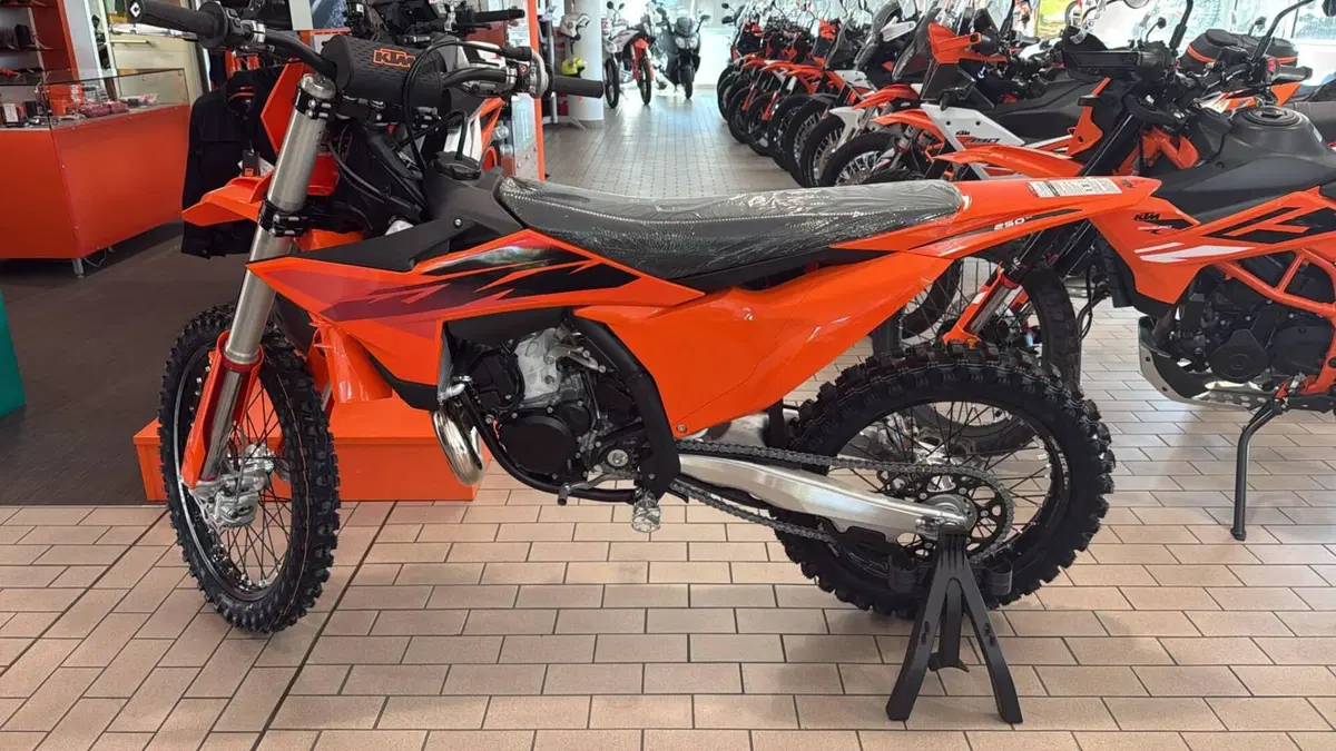 KTM 250 SX (2027) (2)