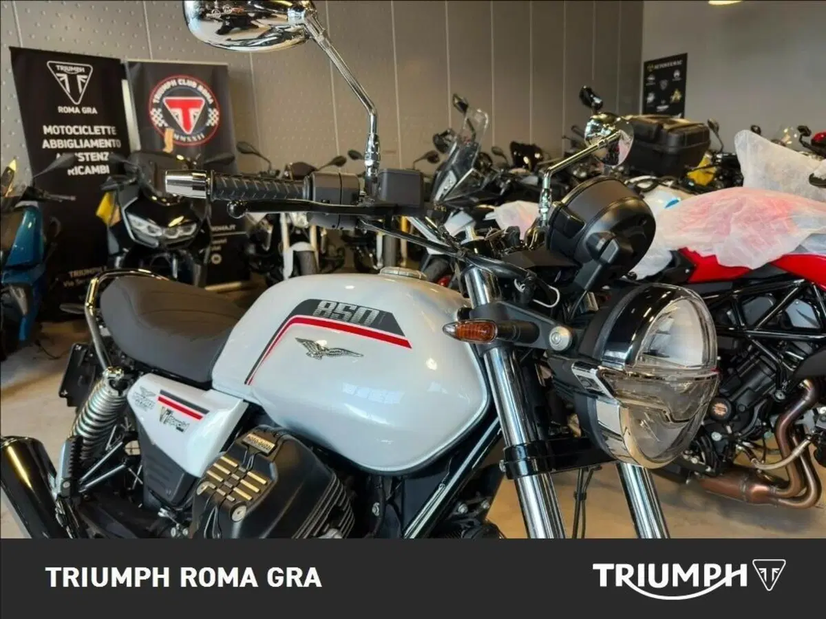 Moto Guzzi V7 Special (2025 - 26) (13)