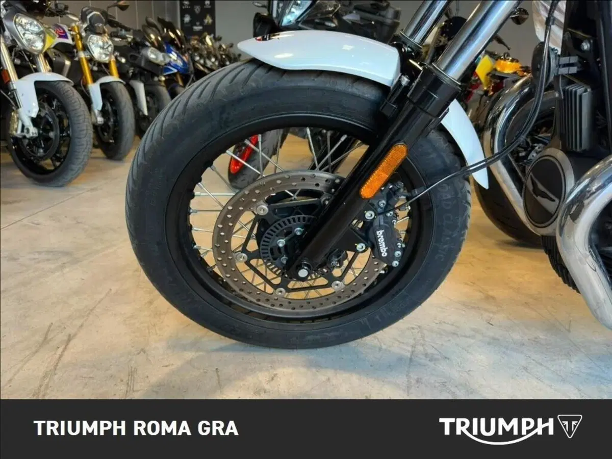 Moto Guzzi V7 Special (2025 - 26) (8)