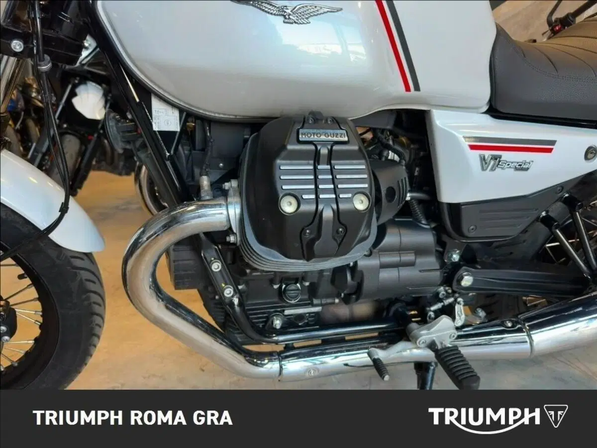 Moto Guzzi V7 Special (2025 - 26) (9)