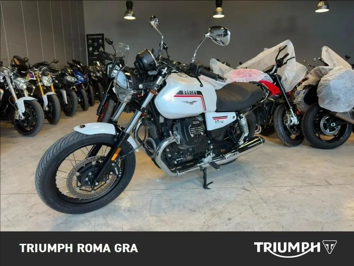 Moto Guzzi V7 Special (2025 - 26) (2)