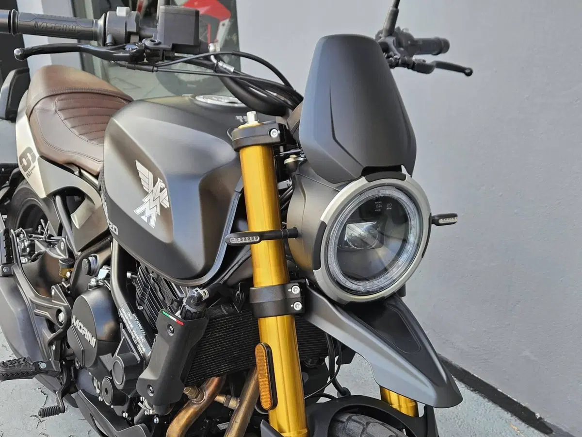 Moto Morini SEIEMMEZZO SCR (2022 - 26) (3)