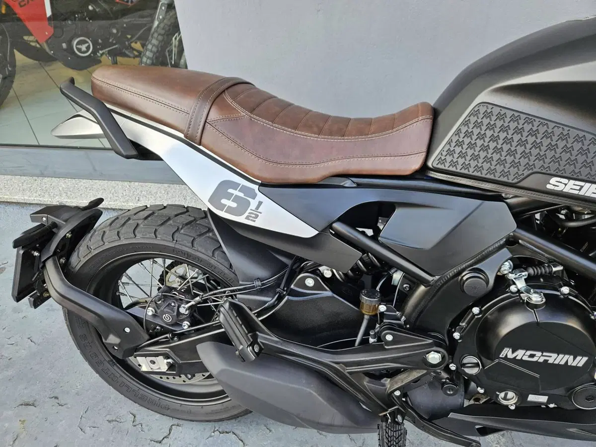 Moto Morini SEIEMMEZZO SCR (2022 - 26) (5)