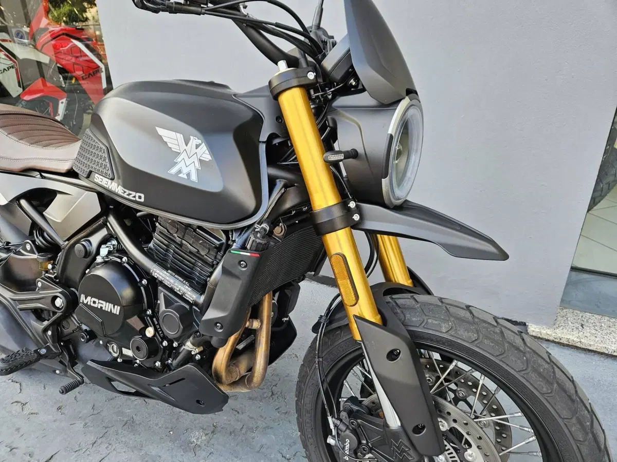 Moto Morini SEIEMMEZZO SCR (2022 - 26) (6)