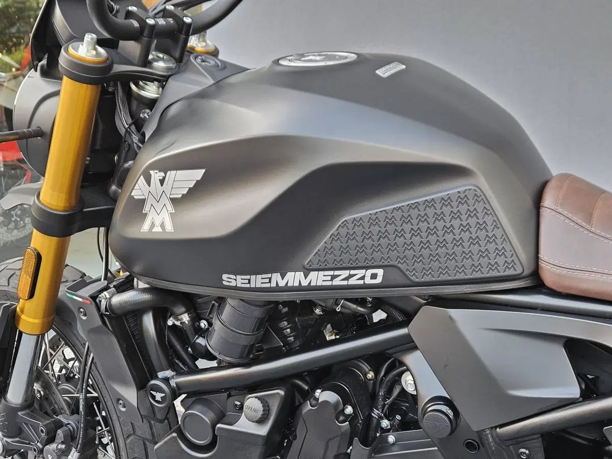Moto Morini SEIEMMEZZO SCR (2022 - 26) (7)