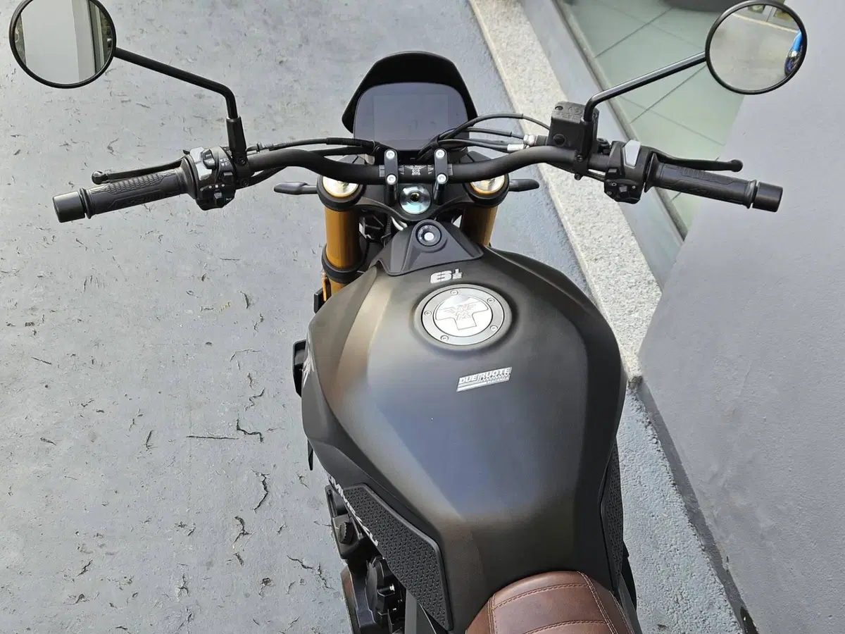 Moto Morini SEIEMMEZZO SCR (2022 - 26) (8)