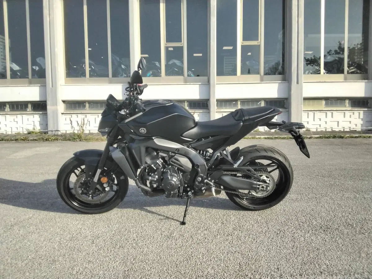 Yamaha MT-09 Y-AMT (2024 - 26) (3)
