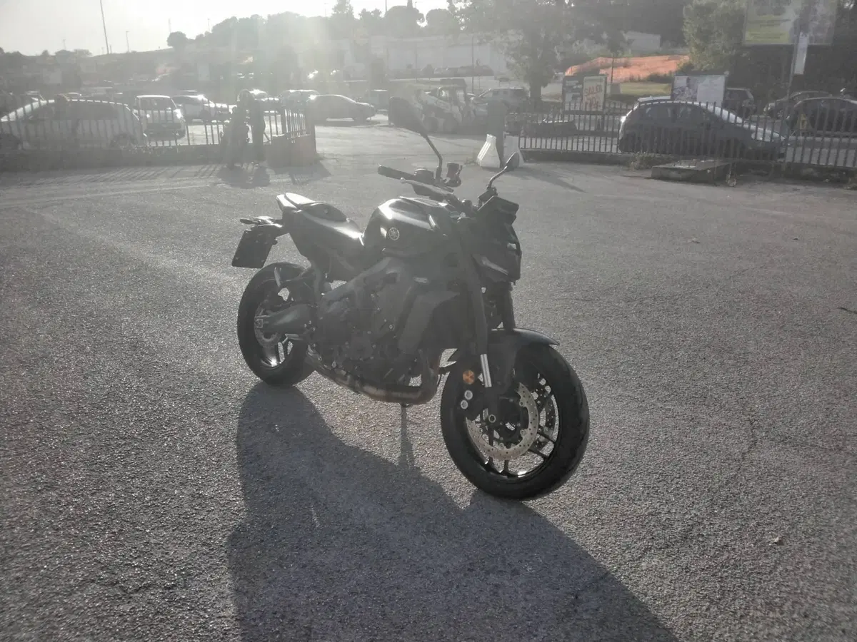 Yamaha MT-09 Y-AMT (2024 - 26) (2)