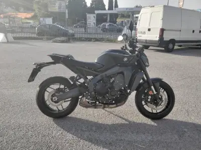 Yamaha MT-09 Y-AMT (2024 - 26) usata