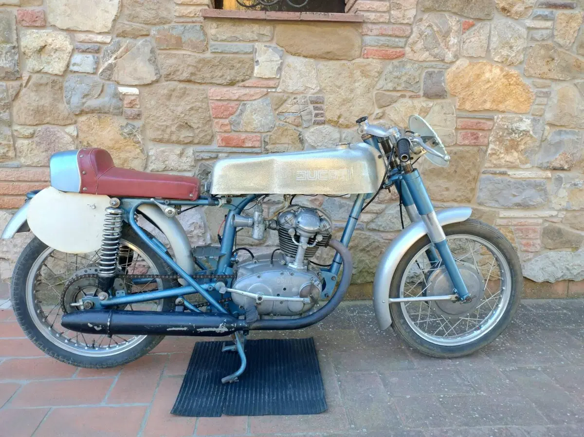 Ducati 125 Sport Classic Racer 