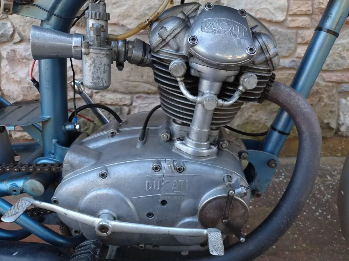 Ducati 125 Sport Classic Racer  (8)