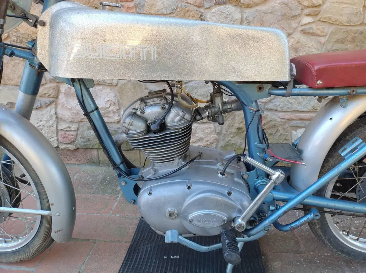 Ducati 125 Sport Classic Racer  (16)