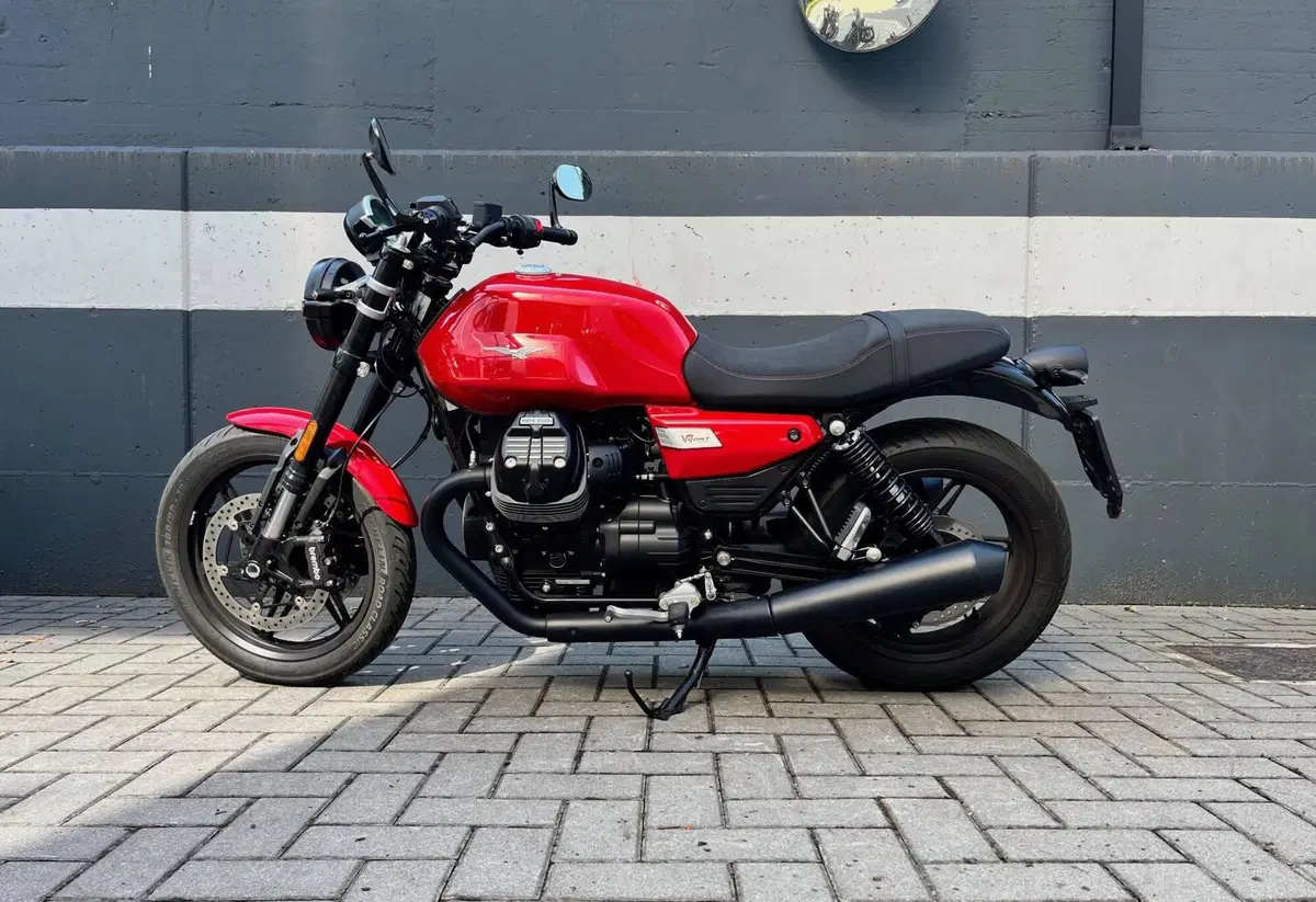 Moto Guzzi V7 Sport (2025 - 26) (2)