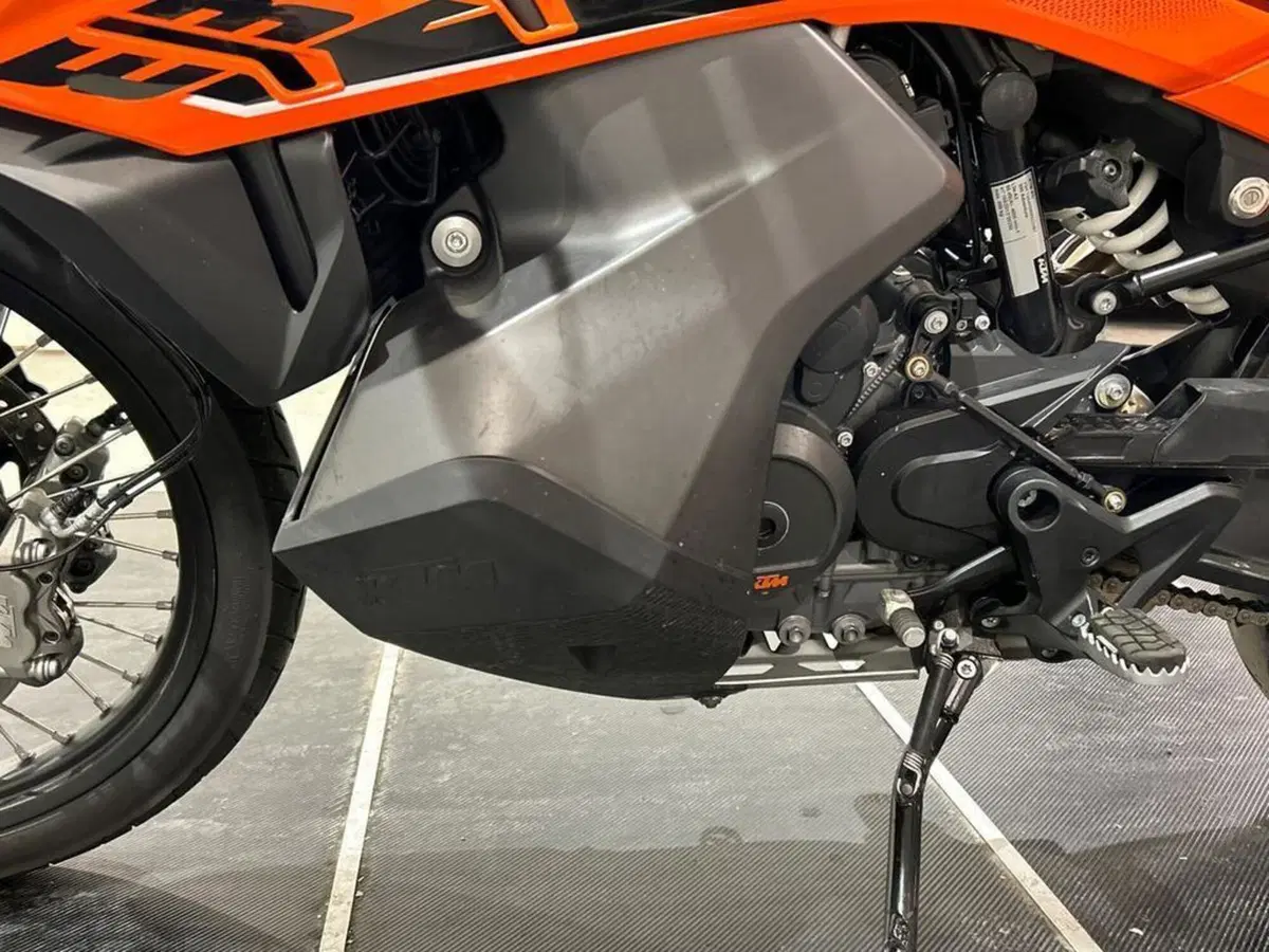 KTM 890 Adventure (2021) (13)