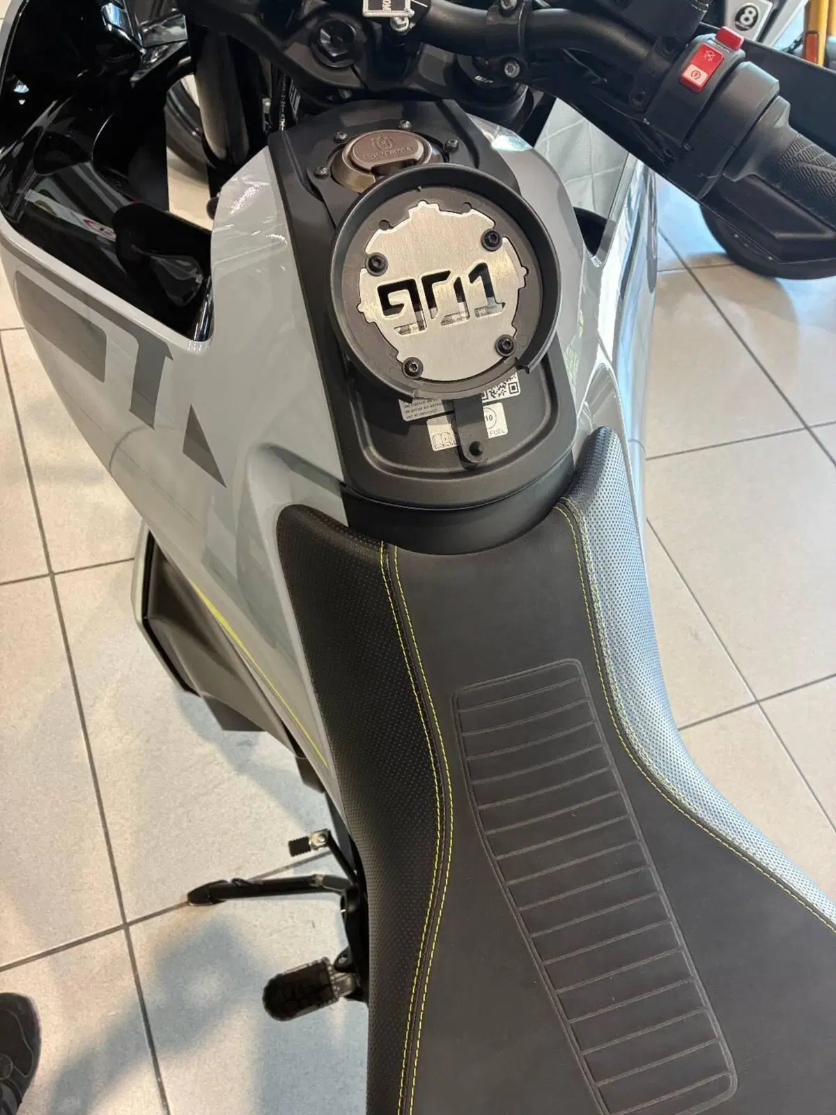 Husqvarna Norden 901 (2022 - 26) (8)