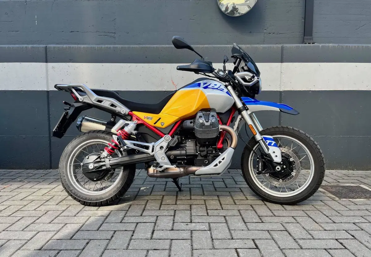 Moto Guzzi V85 TT (2024 - 26)