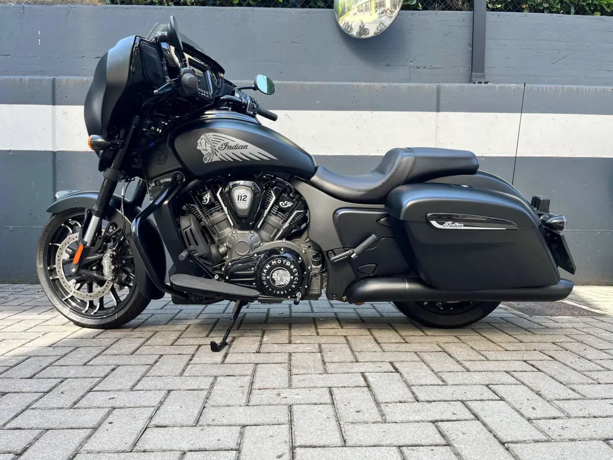 Indian Chieftain 1834 Powerplus Dark Horse (2025 - 26) (2)