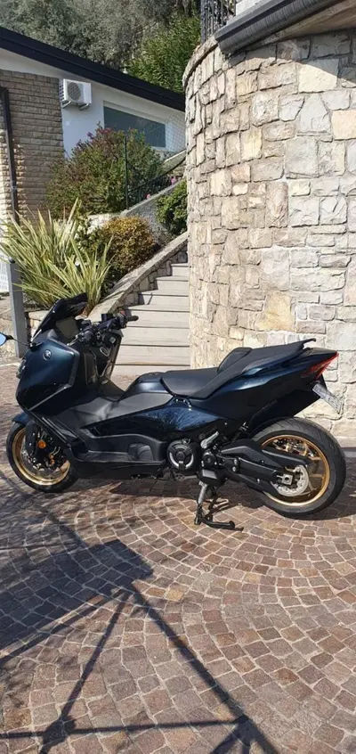 Yamaha T-Max 560 Tech Max (2022 - 24) usata