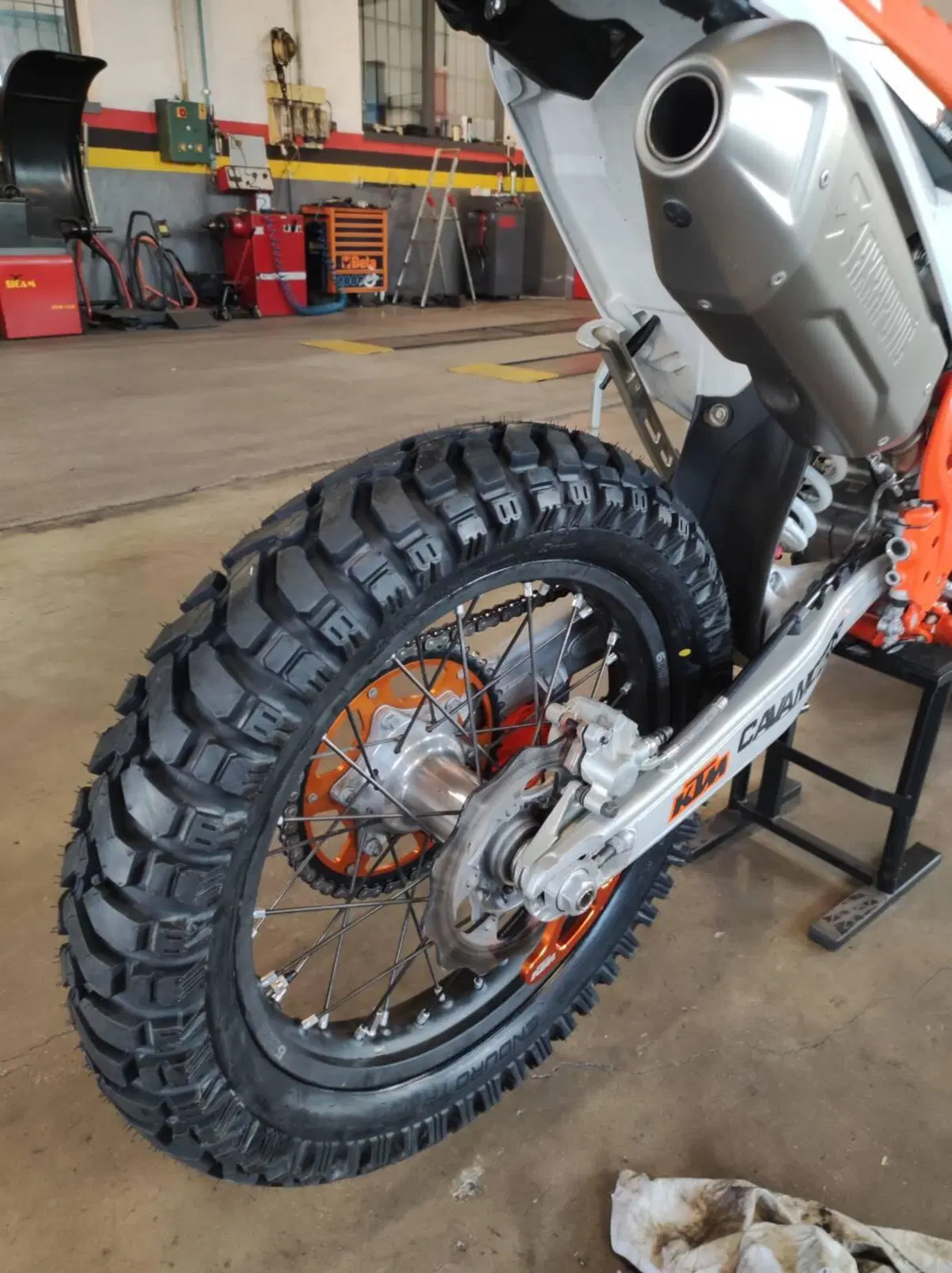 KTM 500 EXC-F Six Days (2024) (5)