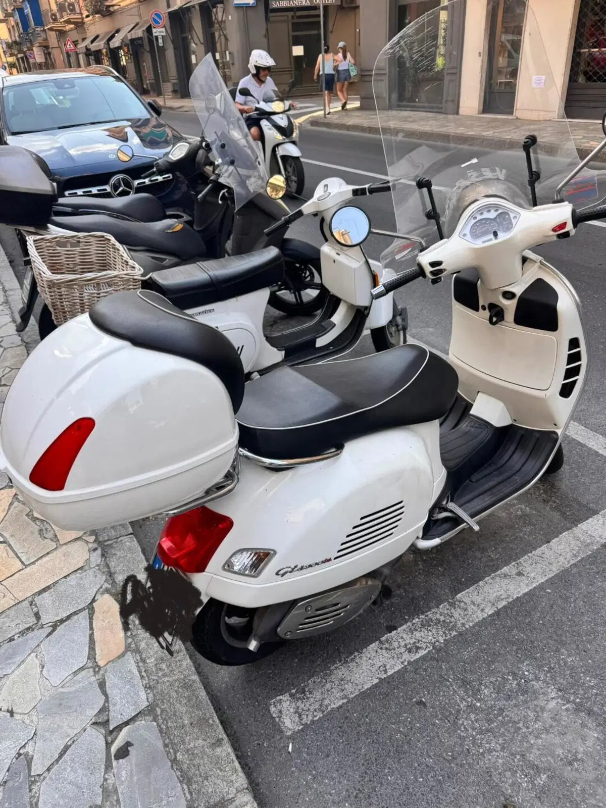Vespa GTS 300 Super (2008 - 16) (2)