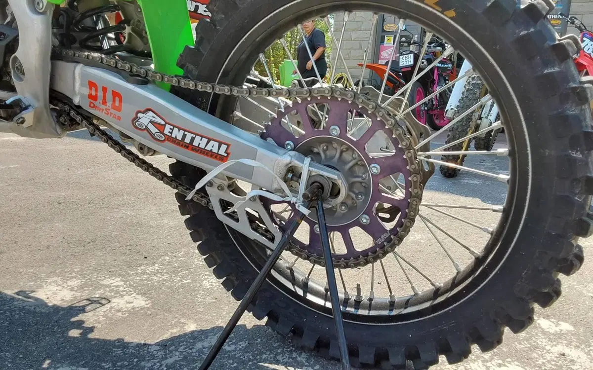 Kawasaki KX250 (2024) (3)