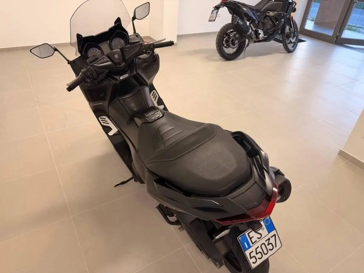 Yamaha T-Max 560 (2020 - 21) (5)