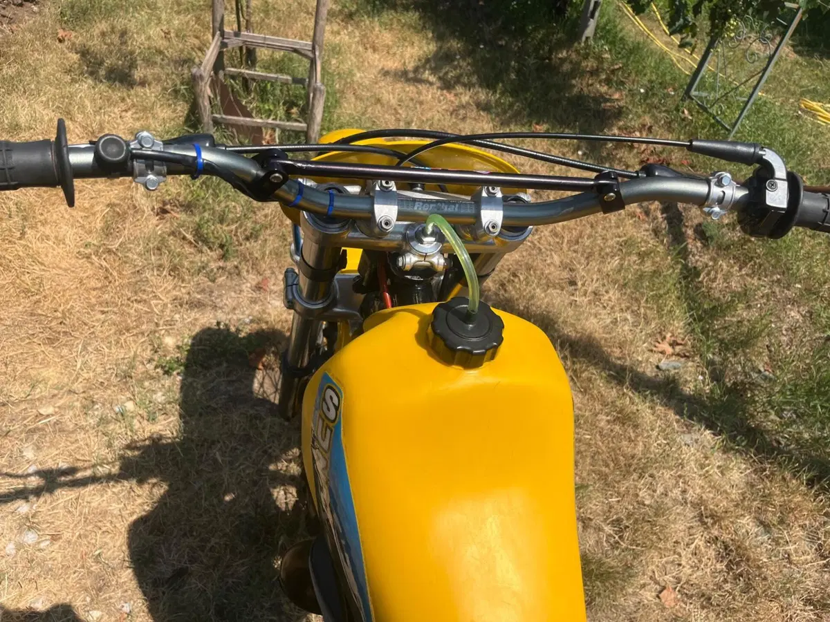 Suzuki RM 465 (7)