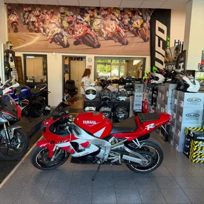 Yamaha YZF R1 (2002 - 03) usata