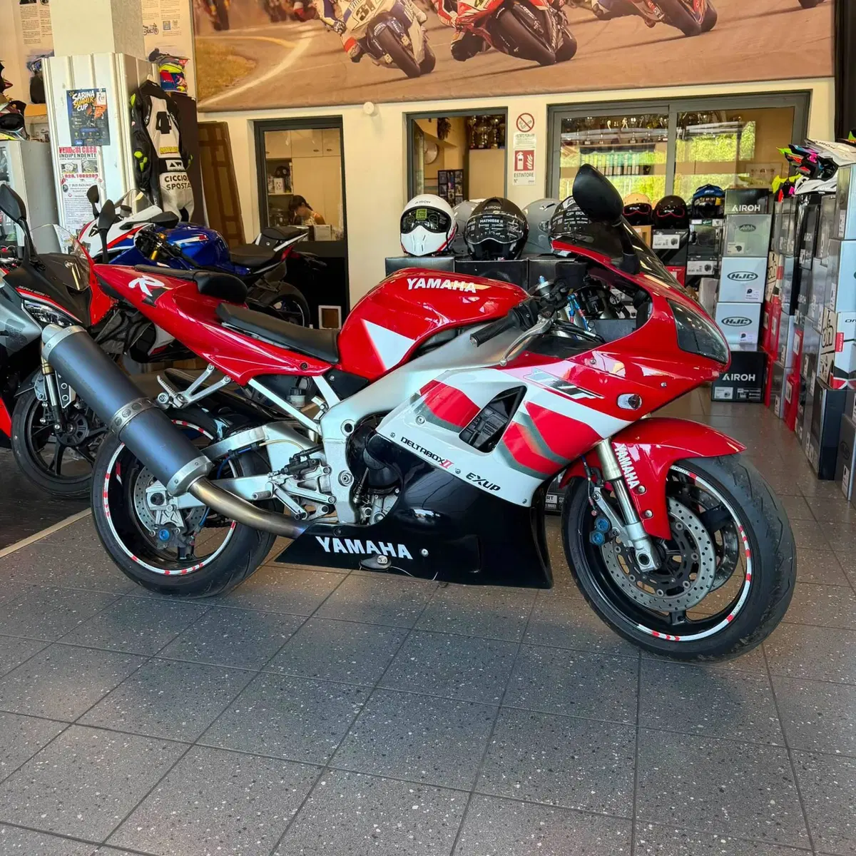 Yamaha YZF R1 (2002 - 03) (4)