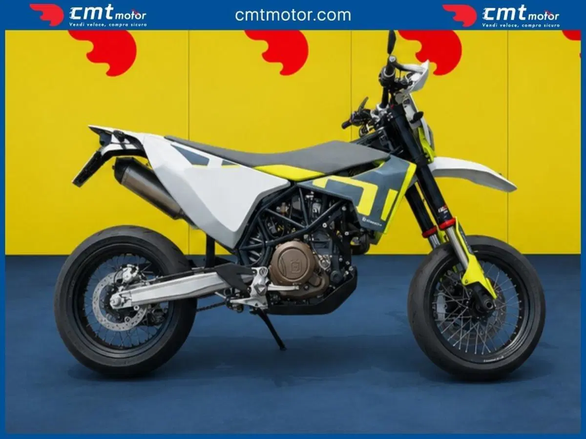 Husqvarna 701 Supermoto (2022)