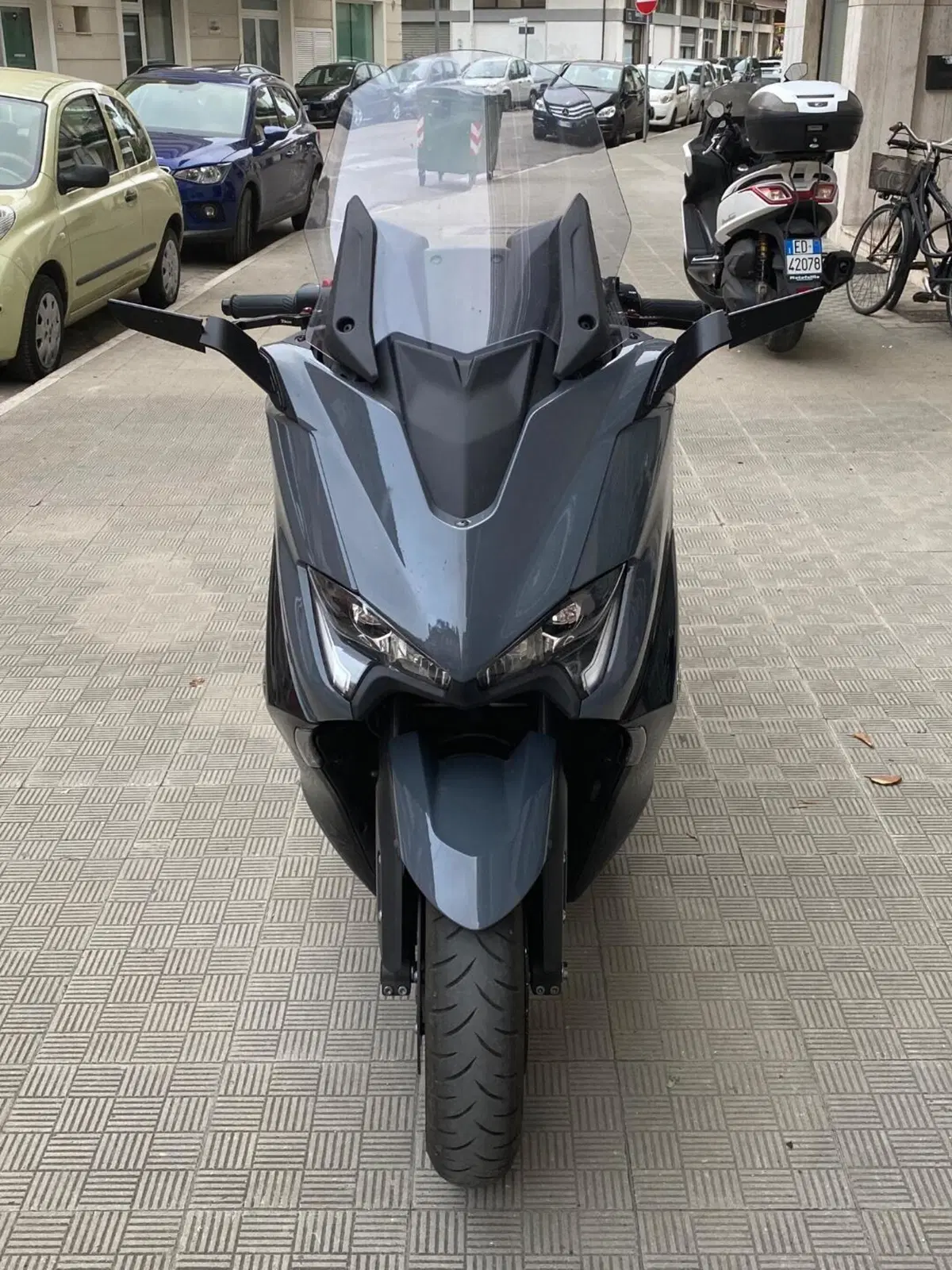 Yamaha T-Max 560 Tech Max (2021)