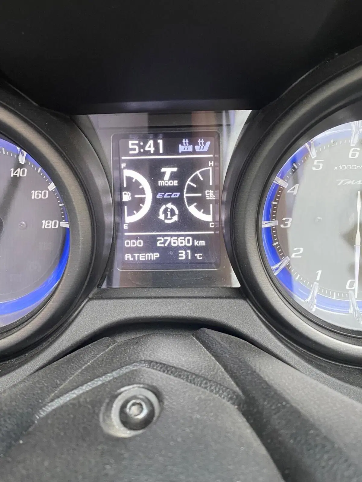 Yamaha T-Max 560 Tech Max (2021) (6)