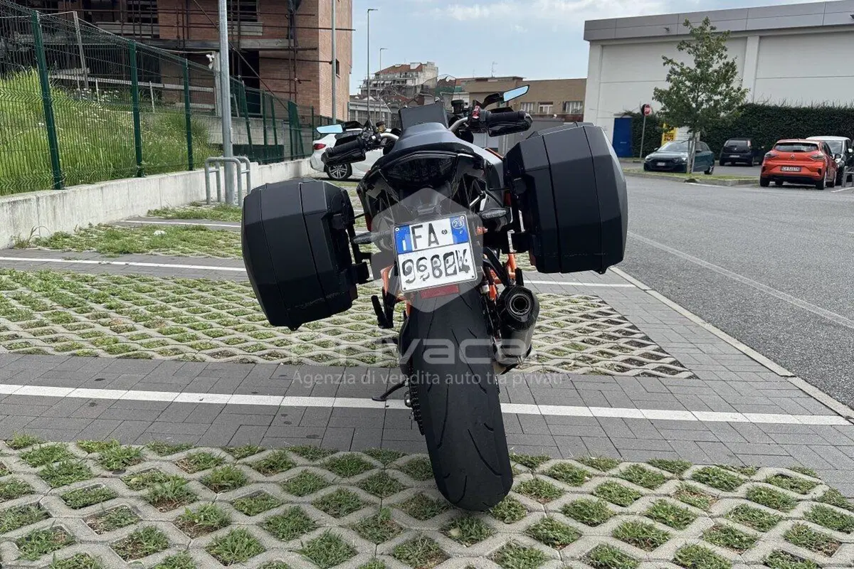 KTM 1290 Super Duke GT (2022 - 25) (4)