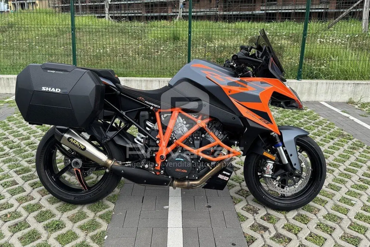 KTM 1290 Super Duke GT (2022 - 25) (2)