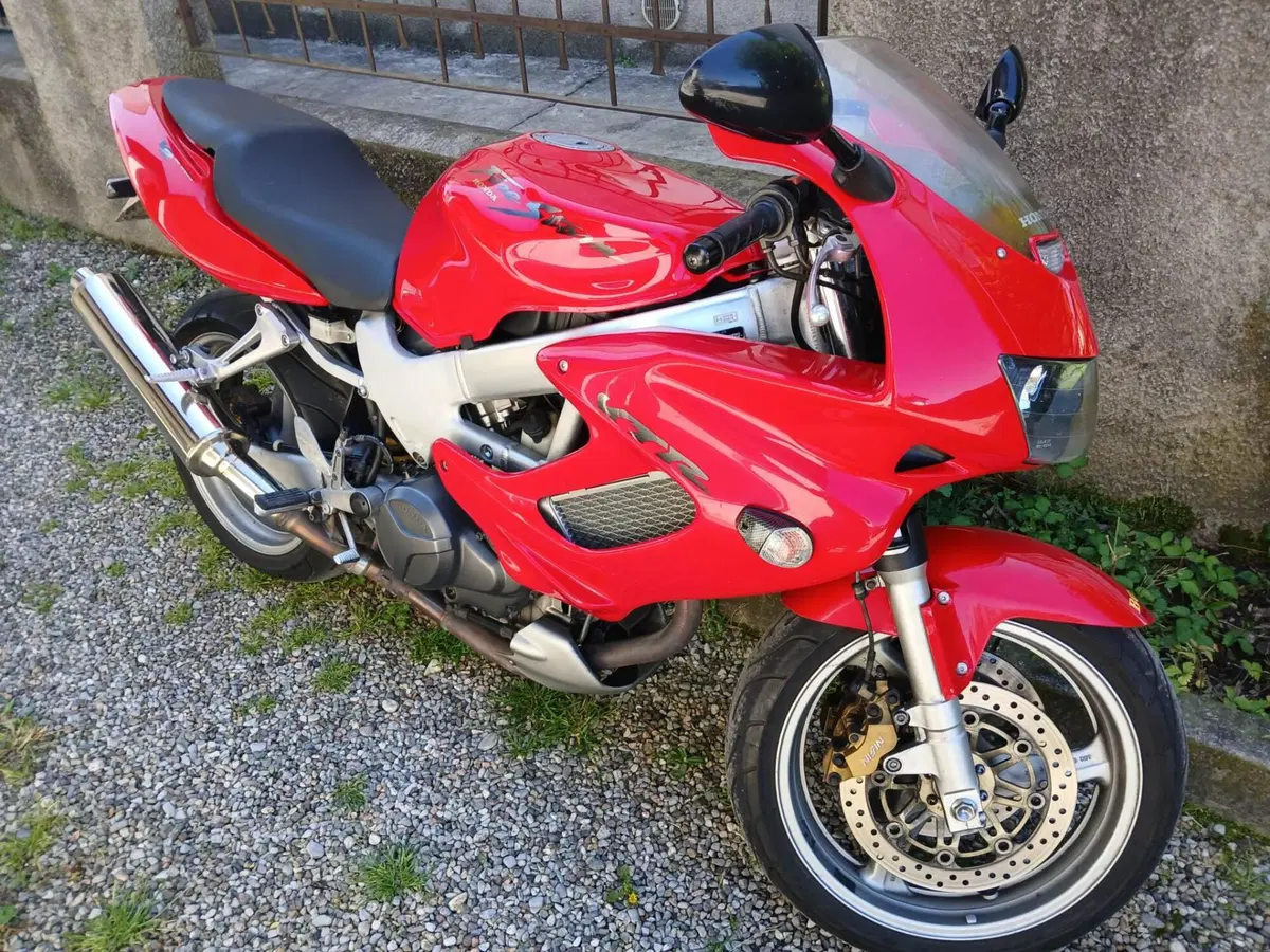 Honda VTR 1000 F Firestorm (2001 - 07) (2)