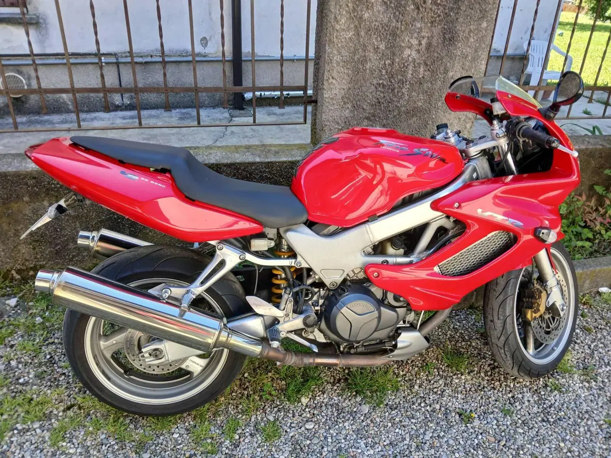 Honda VTR 1000 F Firestorm (2001 - 07) (3)