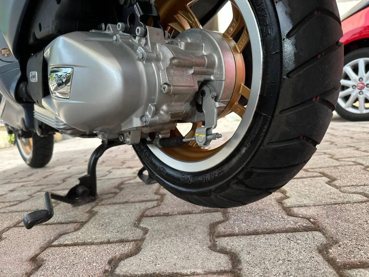 Vespa Primavera 150 Officina 8 (2026) (9)