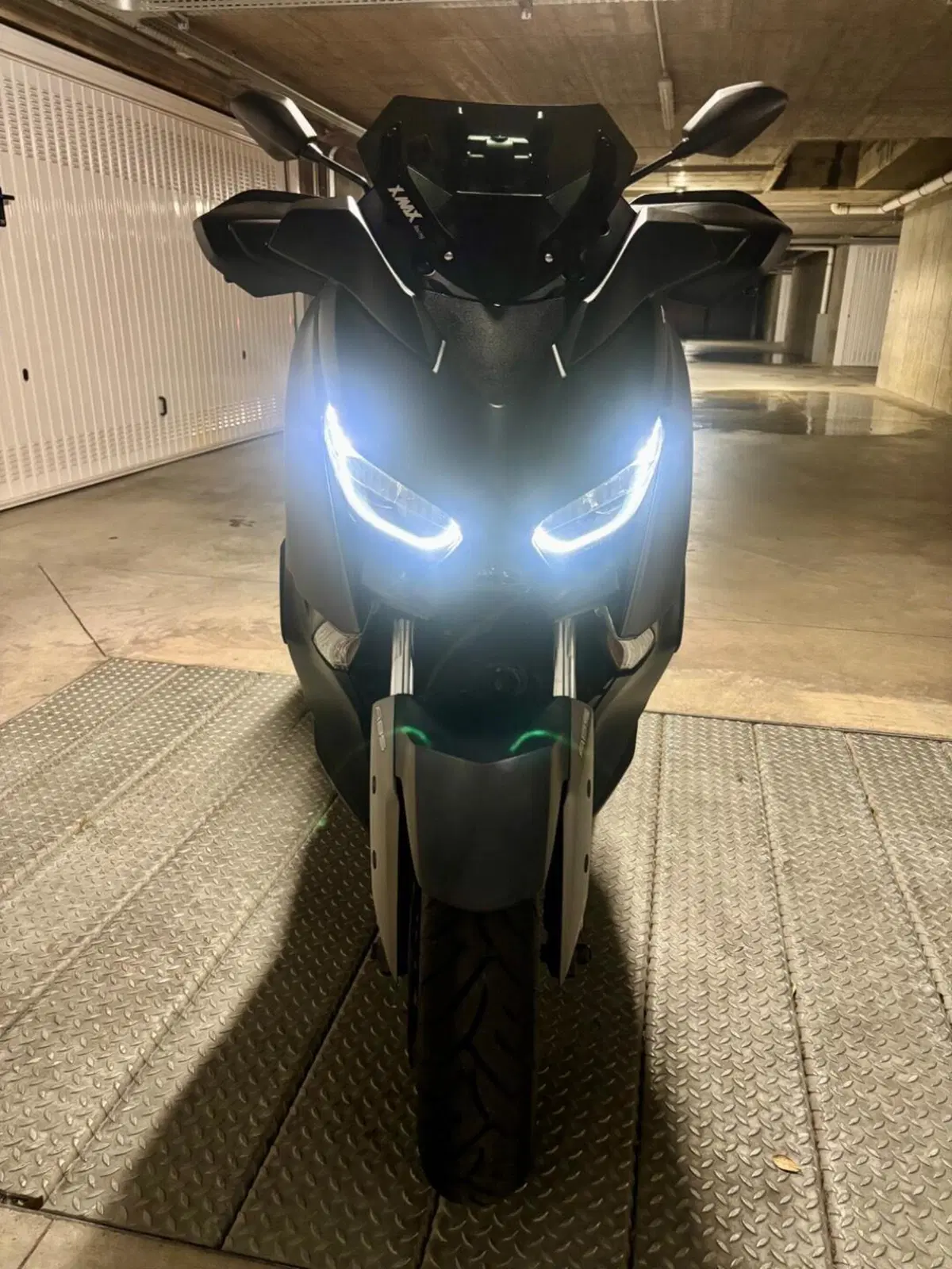 Yamaha X-Max 300 ABS (2017 - 20) (6)