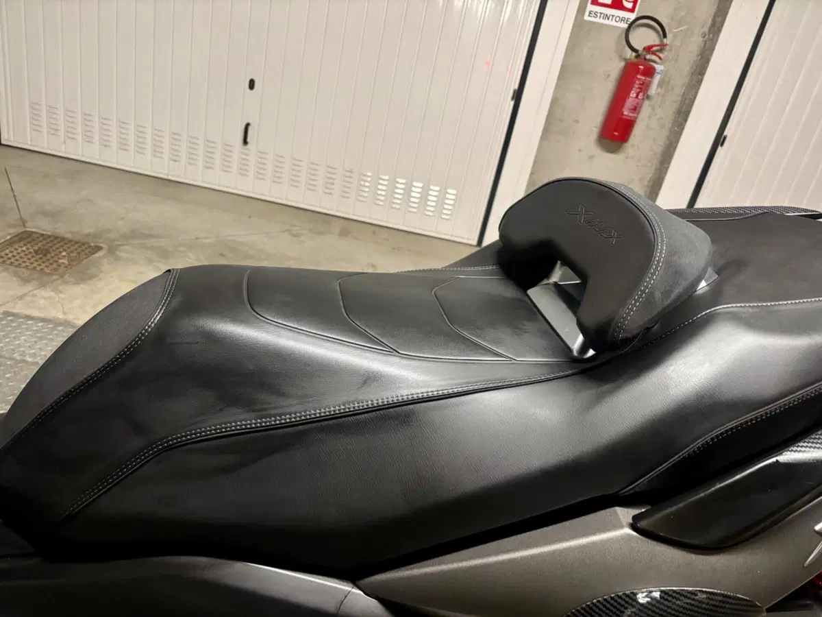 Yamaha X-Max 300 ABS (2017 - 20) (9)