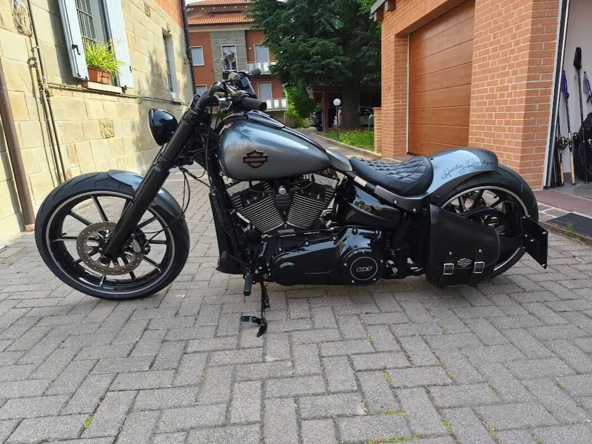 Harley-Davidson 1690 Breakout (2013 - 17) - FXSB (3)