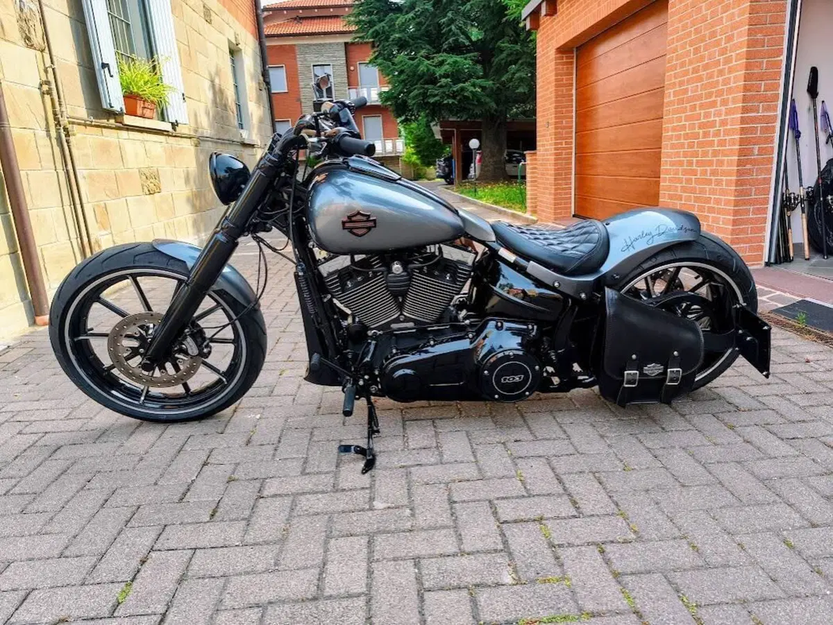 Harley-Davidson 1690 Breakout (2013 - 17) - FXSB (8)