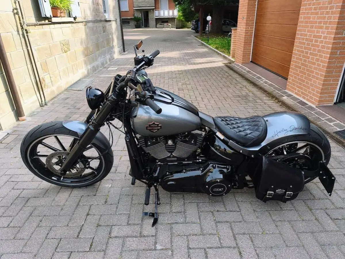 Harley-Davidson 1690 Breakout (2013 - 17) - FXSB (10)