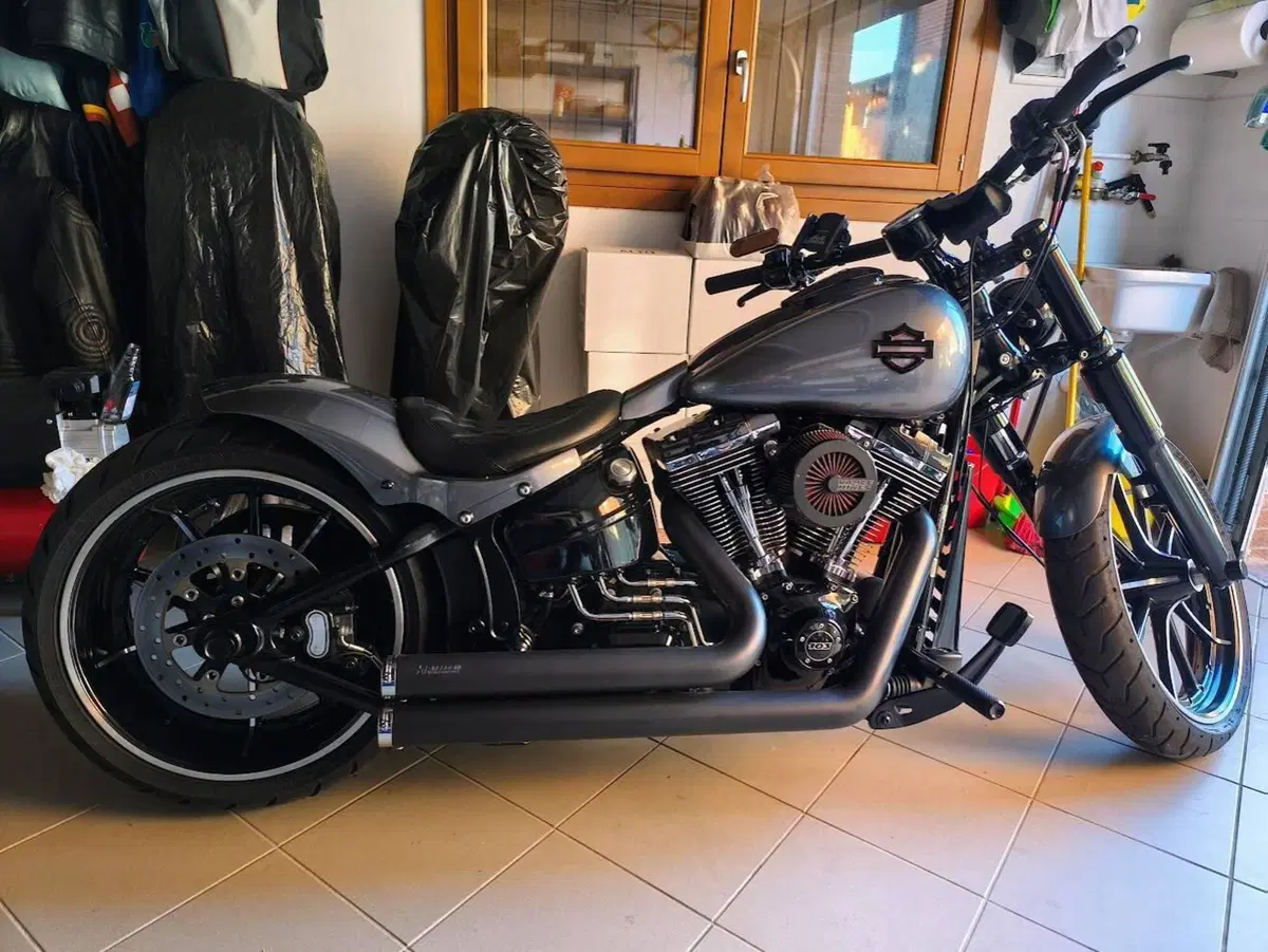 Harley-Davidson 1690 Breakout (2013 - 17) - FXSB (12)